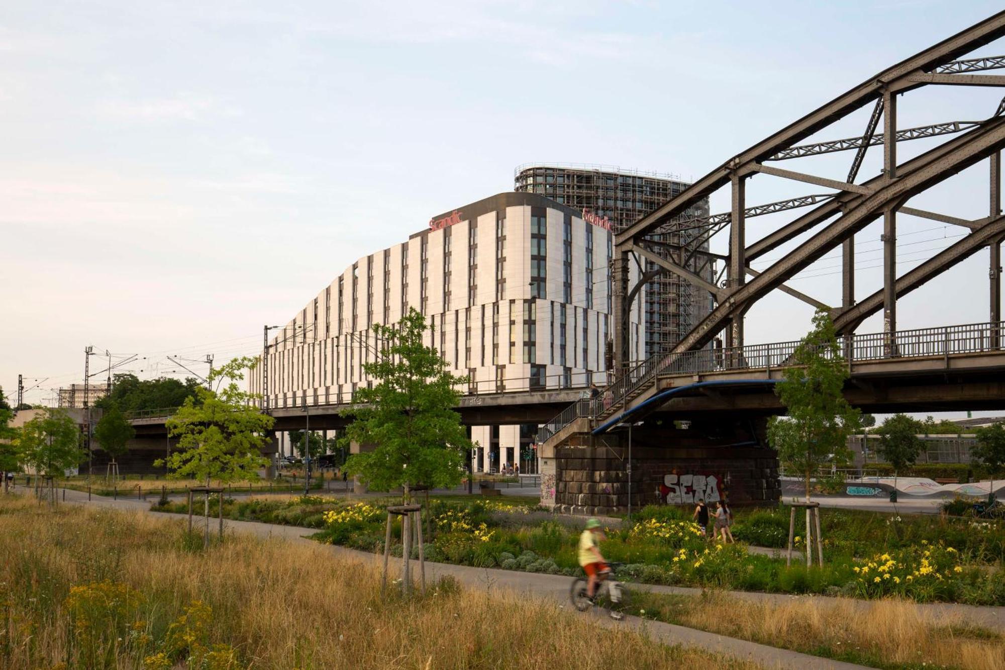 Scandic Frankfurt Hafenpark Франкфурт-на-Майне Экстерьер фото
